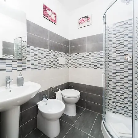 Suites Ottaviano בית הארחה *