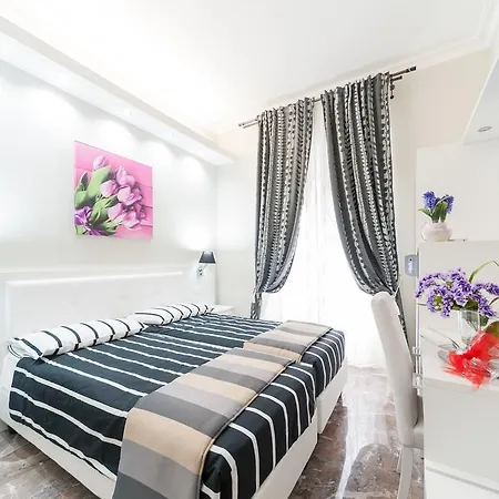 בית הארחה Suites Ottaviano רומא